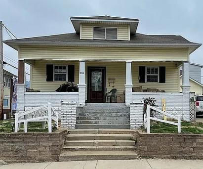 208 W College St., Marion, IL 62959