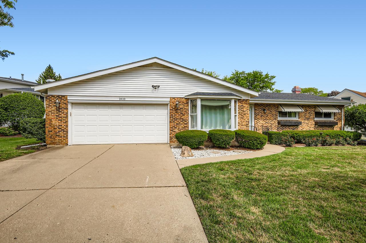 1410 W Lexington Dr., Arlington Heights, IL 60004