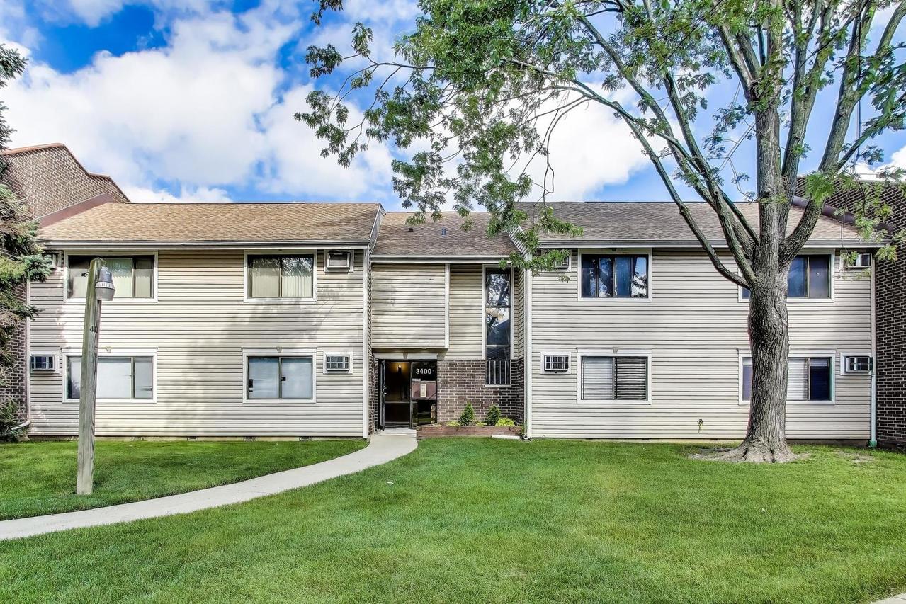 3400 Bayside Dr. #6, Palatine, IL 60074
