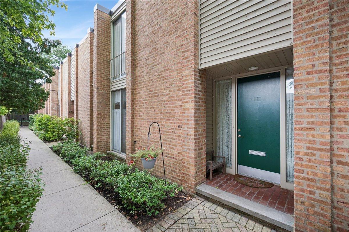 471 Linden St., Winnetka, IL 60093