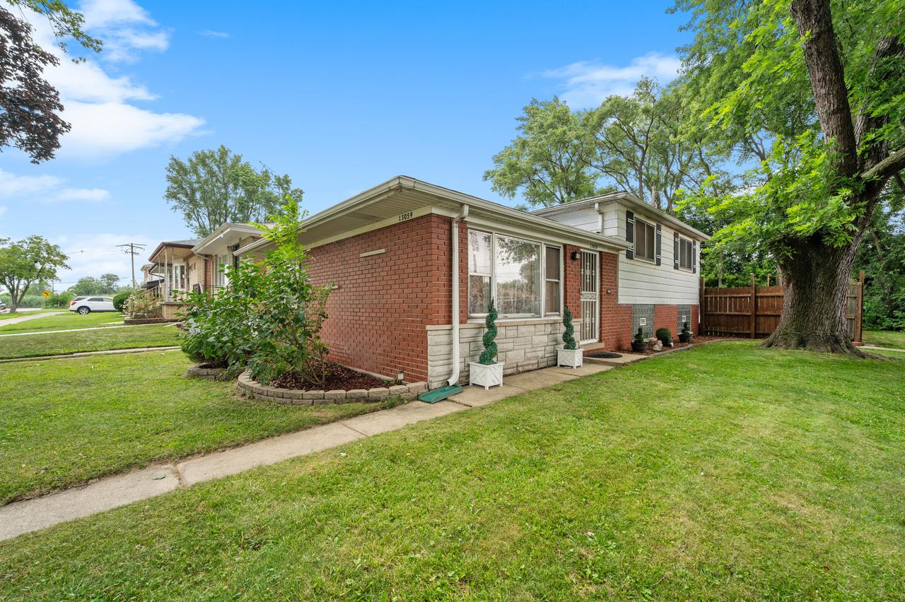 13059 S Buffalo Ave., Chicago, IL 60633