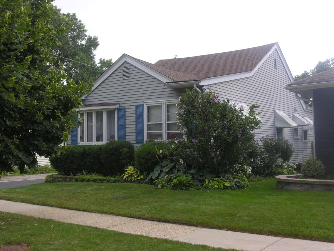 141 Johnson Ave., Libertyville, IL 60048