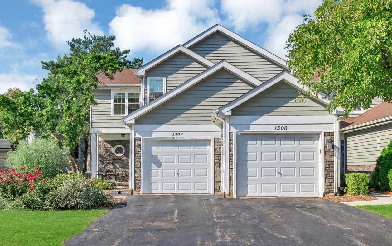 1300 Cranbrook Dr., Schaumburg, IL 60193
