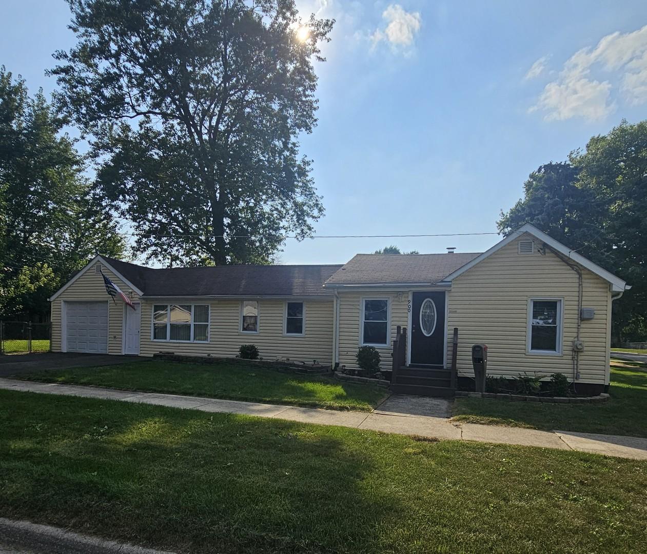 900 Charles St., Aurora, IL 60506