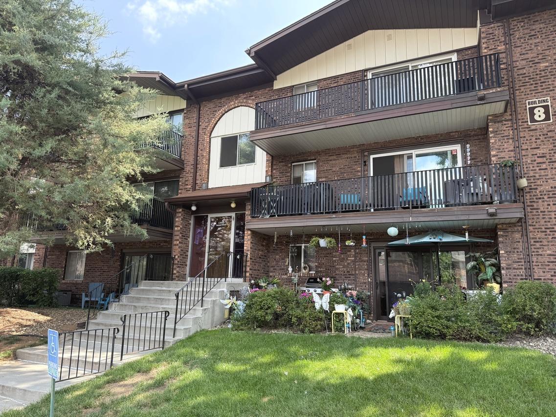 13933 James Dr. #820, Crestwood, IL 60418