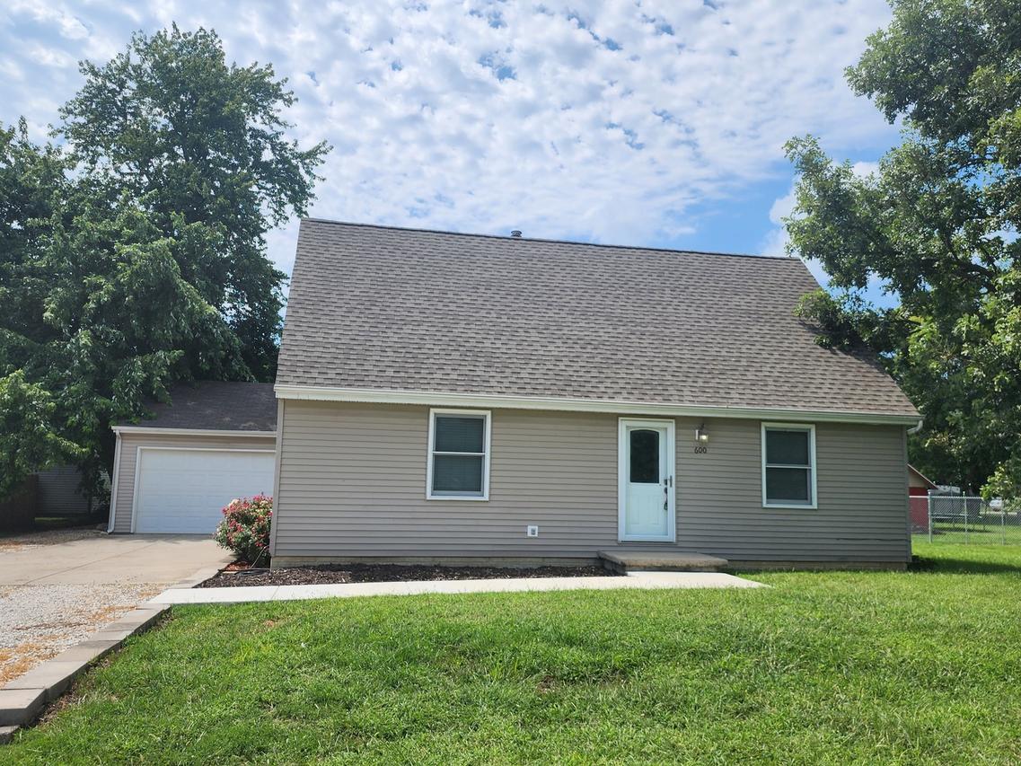 600 S Pearl St., Atlanta, IL 61723