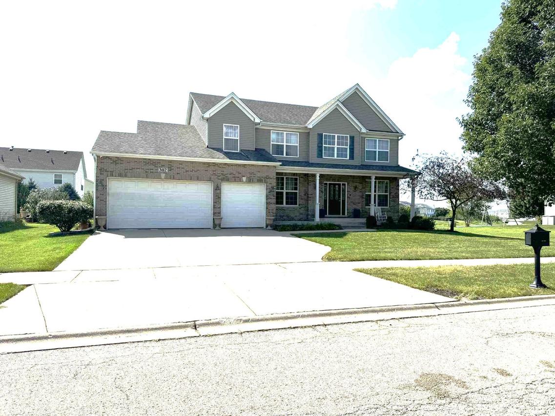 302 Hemlock Ln., Oswego, IL 60543