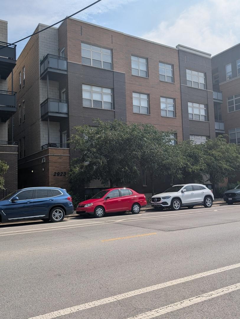 2923 N Clybourn Ave. #401, Chicago, IL 60618