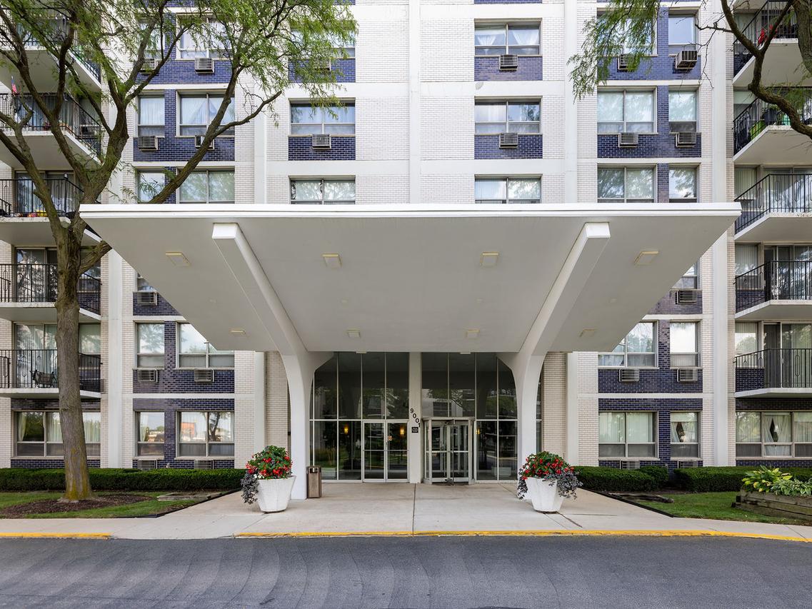 9001 Golf Rd. #10D, Des Plaines, IL 60016