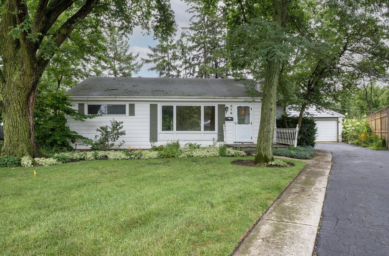 218 Parkview Rd., Glenview, IL 60025