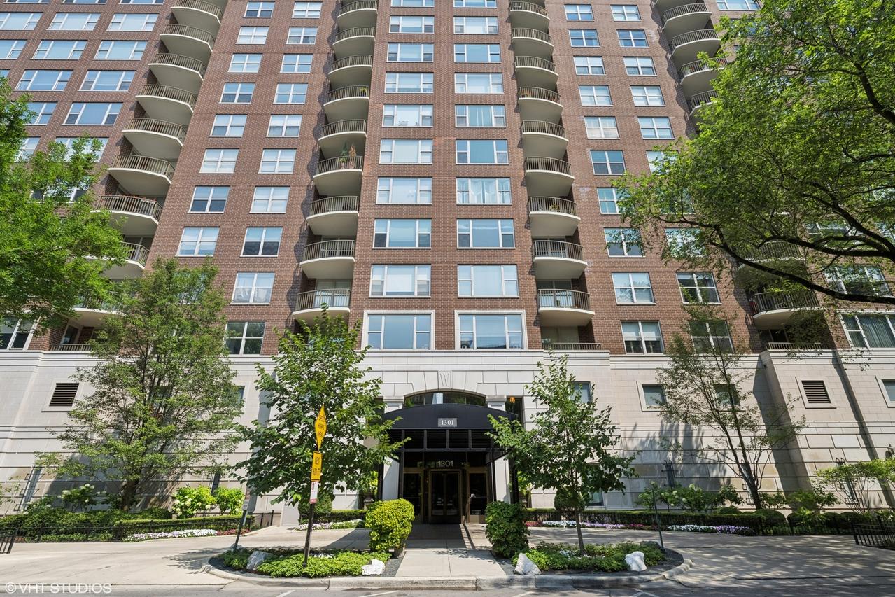 1301 N Dearborn St. #906, Chicago, IL 60610