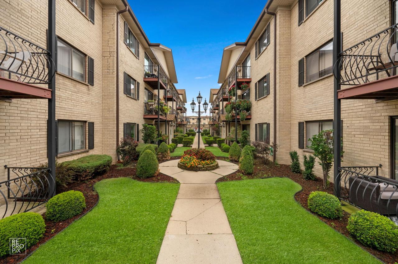 5151 N East River Rd. #331D, Chicago, IL 60656