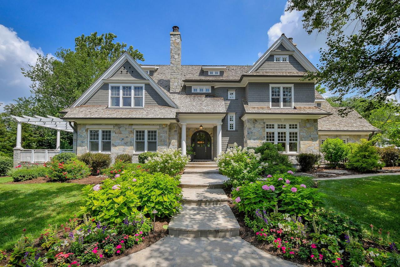 670 Revere Rd., Glen Ellyn, IL 60137
