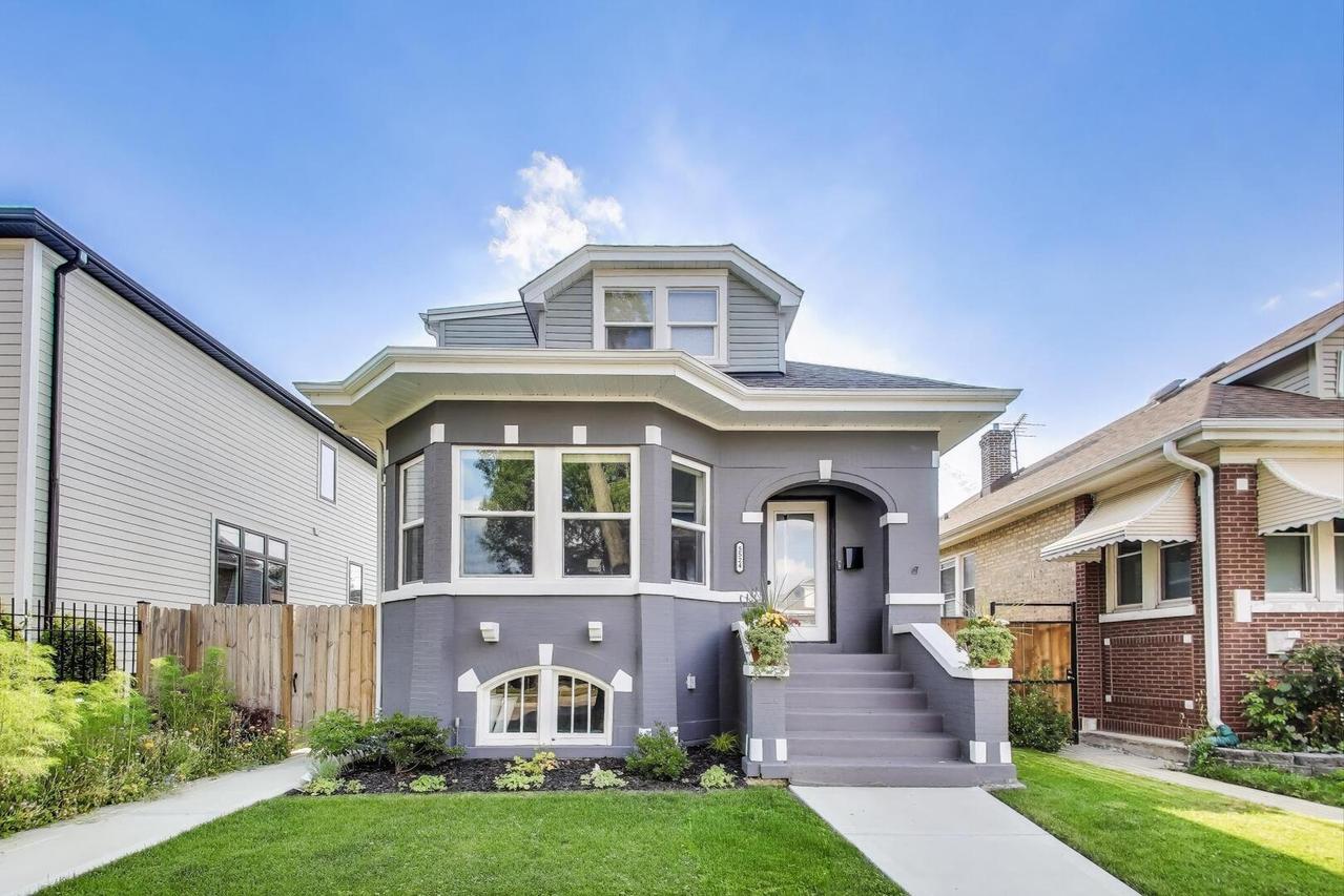 5524 N Luna Ave., Chicago, IL 60630