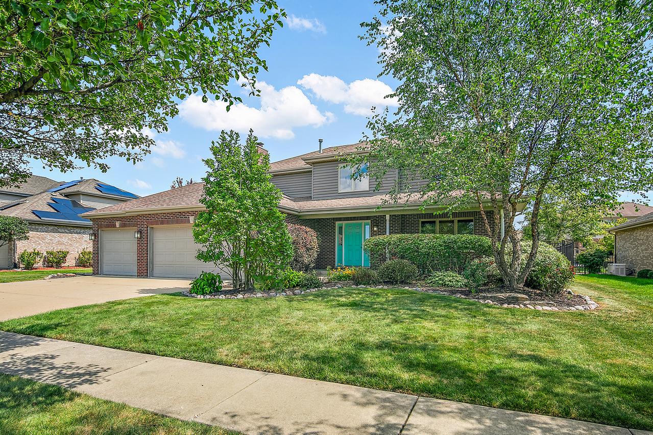 2357 Bluestone Bay Dr., New Lenox, IL 60451