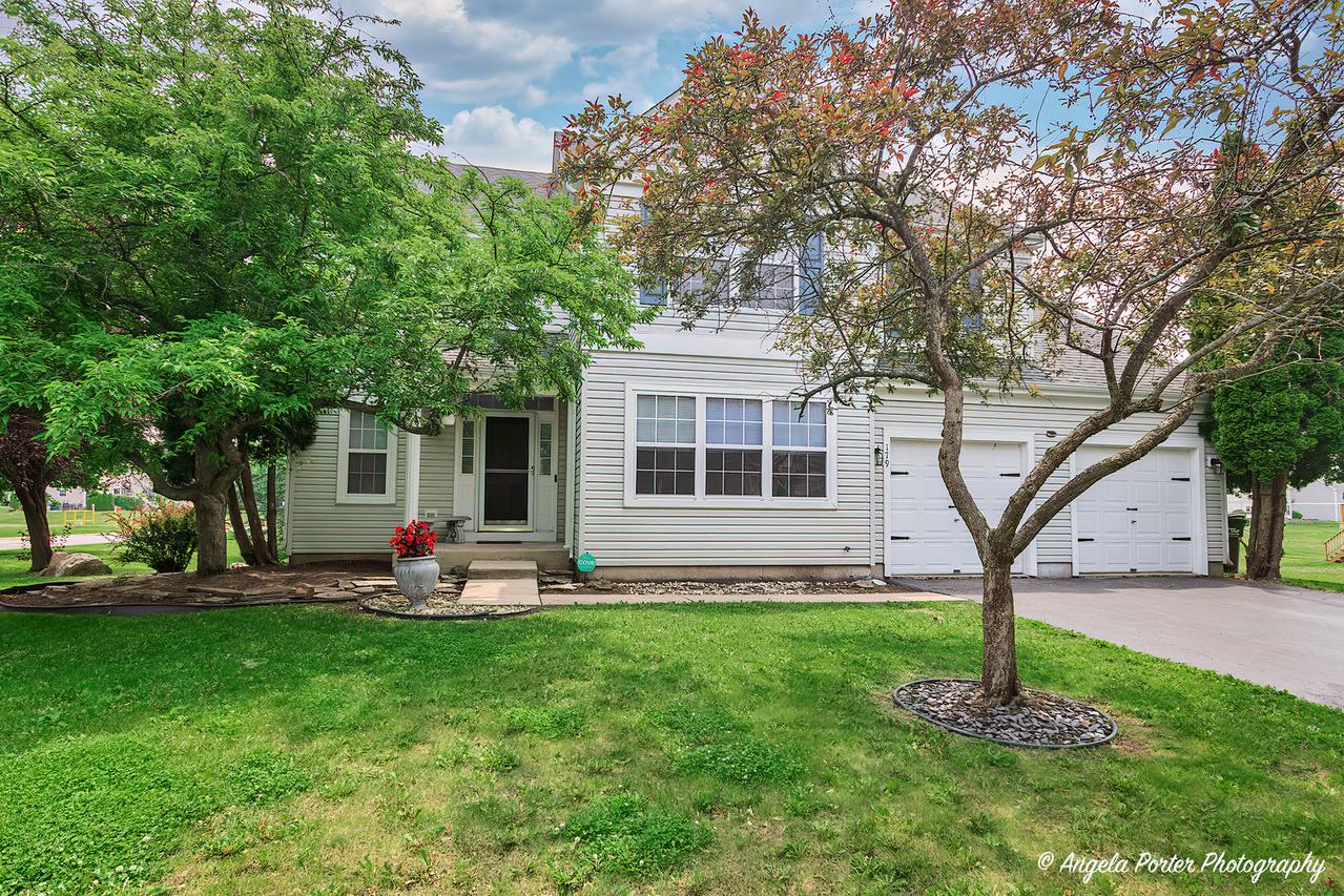 179 Cascade Dr., Crystal Lake, IL 60012