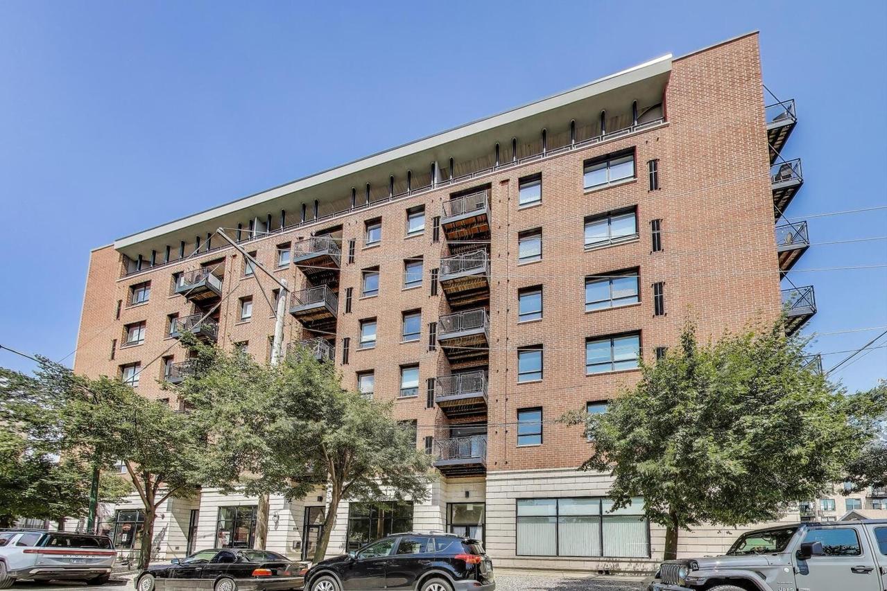 974 W 35th Pl. #503, Chicago, IL 60609