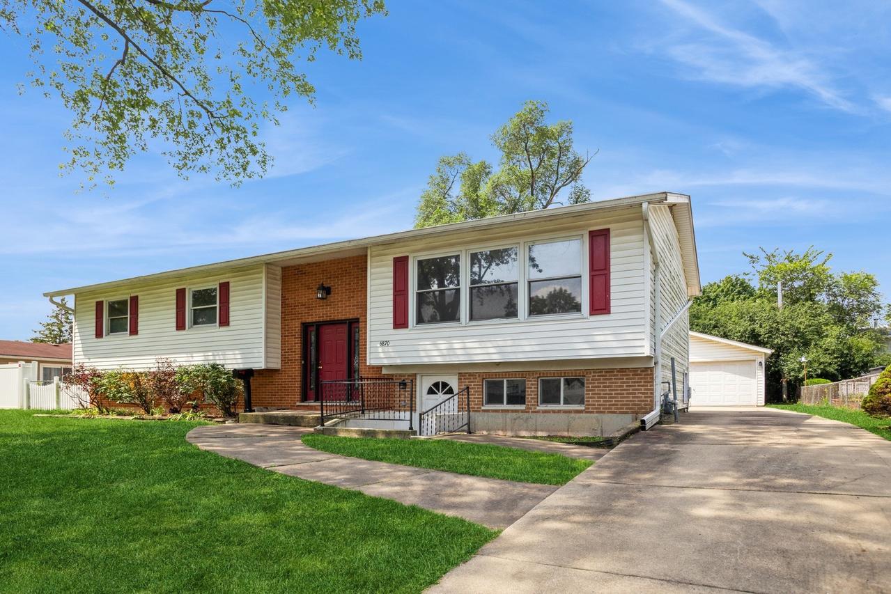 6870 Highland St., Hanover Park, IL 60133