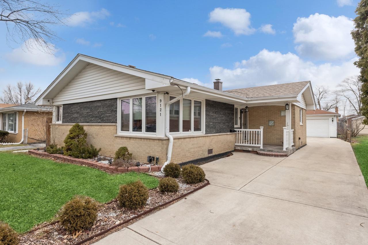 9121 Massasoit Ave., Oak Lawn, IL 60453
