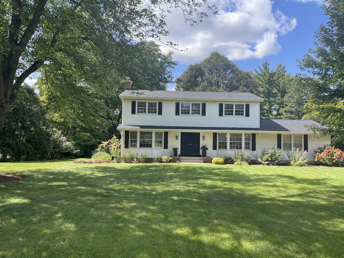 2S344 Burning Tr., Wheaton, IL 60189