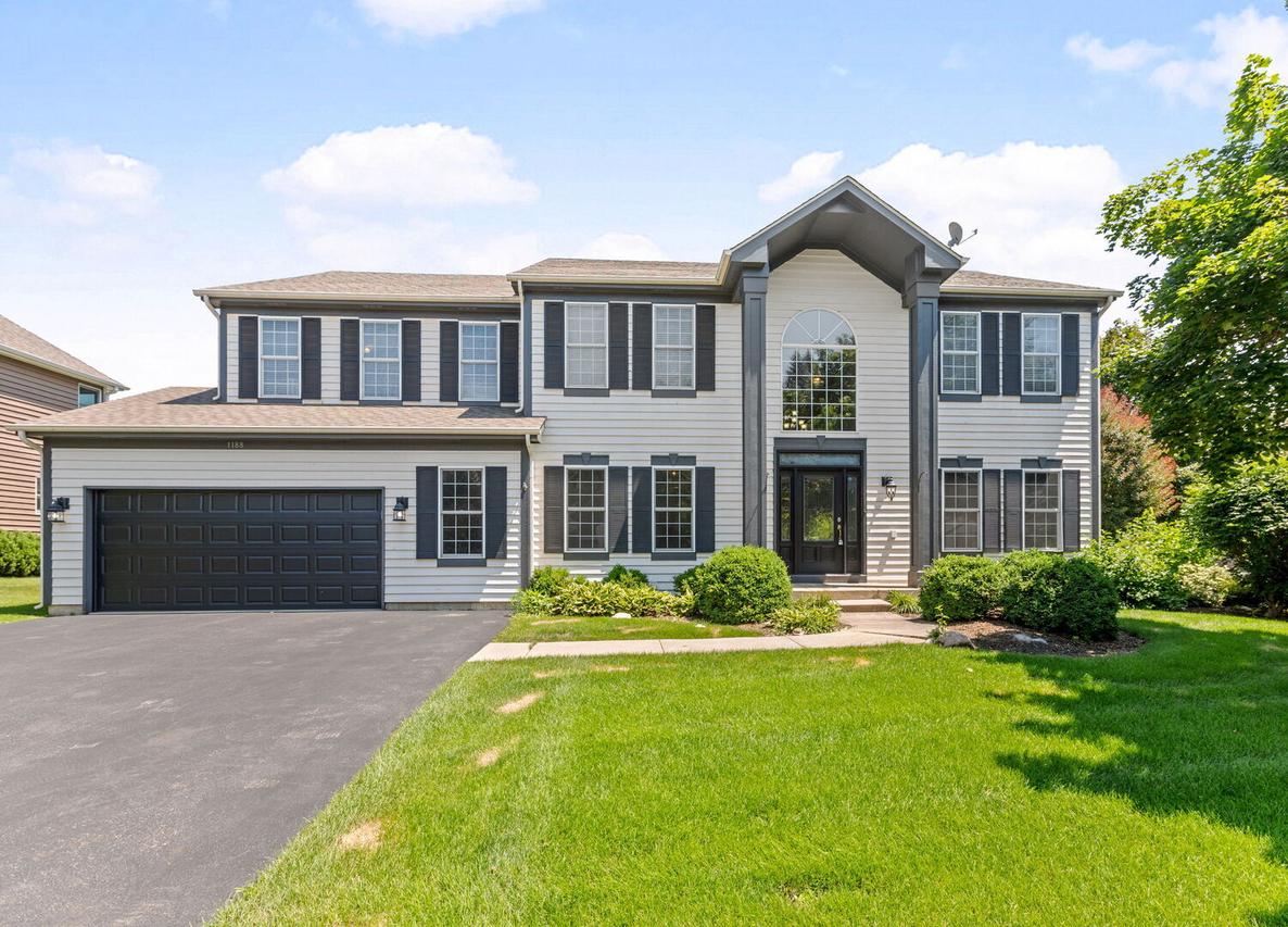1188 Ridgewood Cir., Lake In The Hills, IL 60156