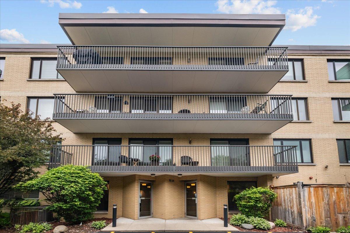 1534 Mcdaniels Ave. #4B, Highland Park, IL 60035