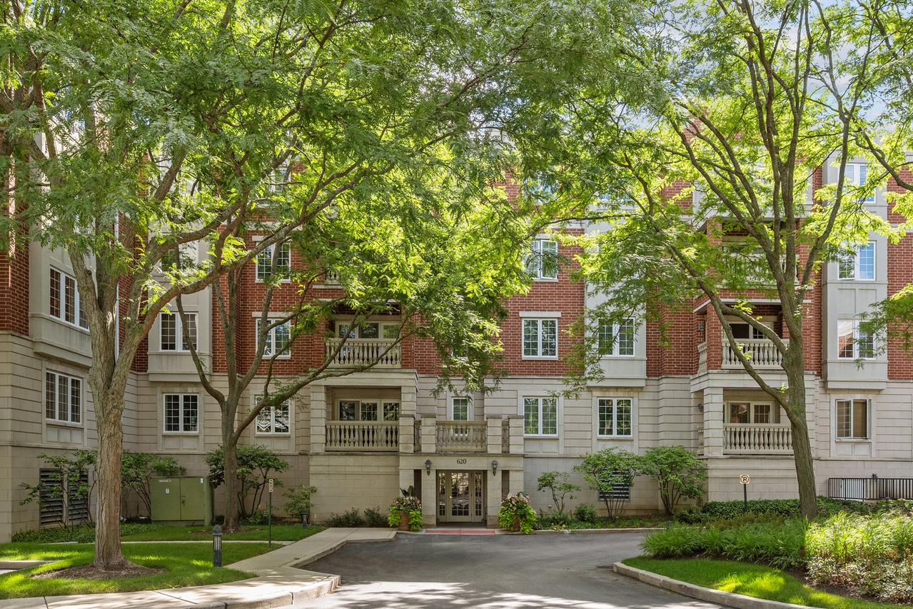 620 Homewood Ave. #207, Highland Park, IL 60035