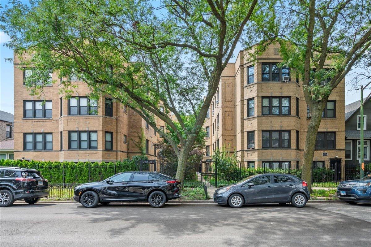 2842 N Francisco Ave. #1A, Chicago, IL 60618