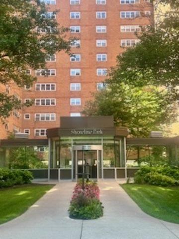 4980 N Marine Dr. #135, Chicago, IL 60640