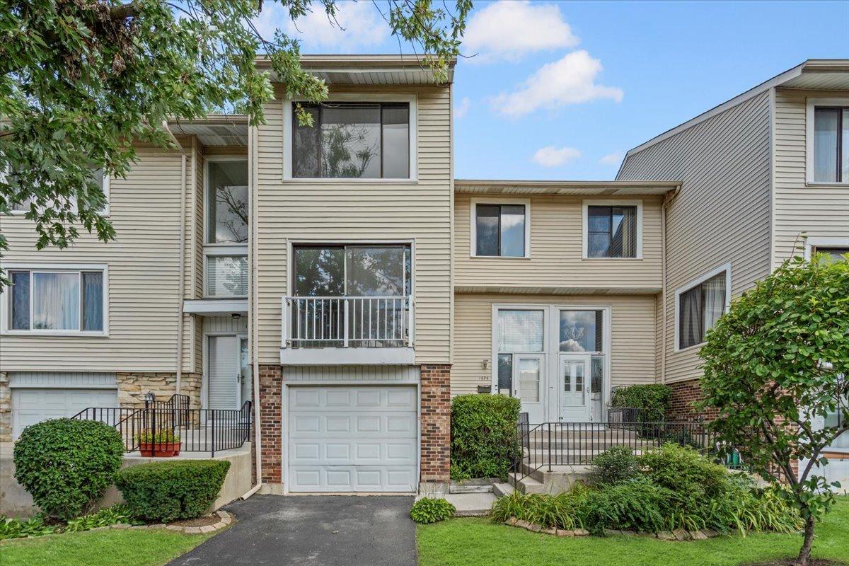 1974 Loomes Ave., Downers Grove, IL 60516