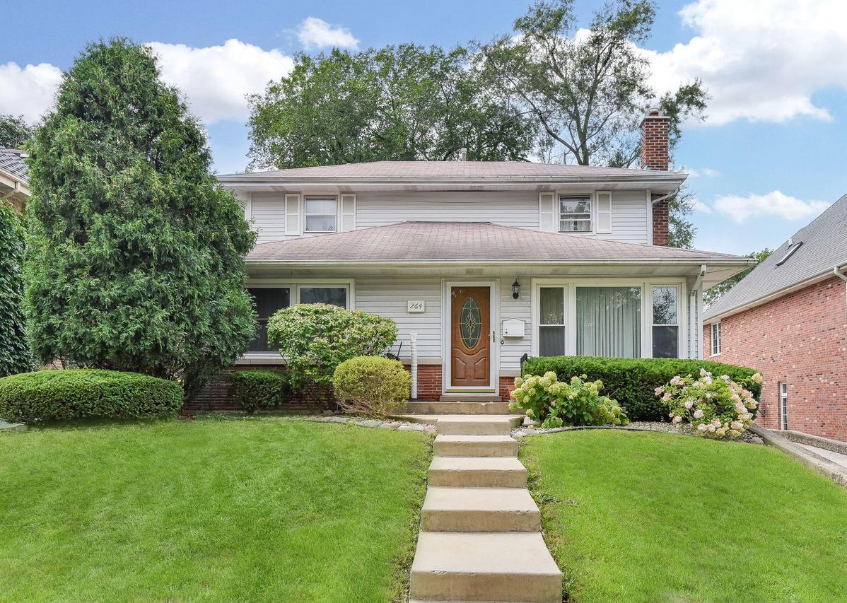 264 Holmes Ave., Clarendon Hills, IL 60514