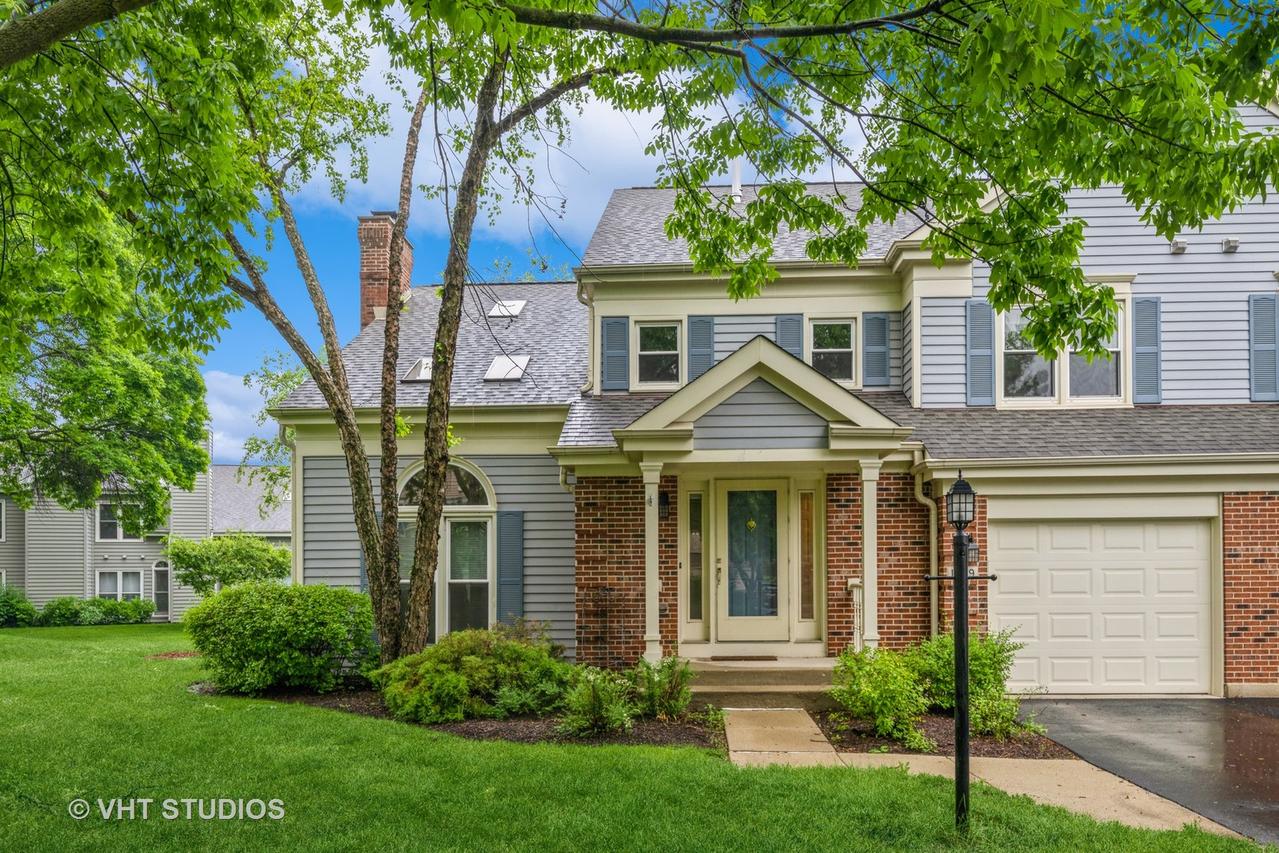 1949 N Charter Point Dr., Arlington Heights, IL 60004