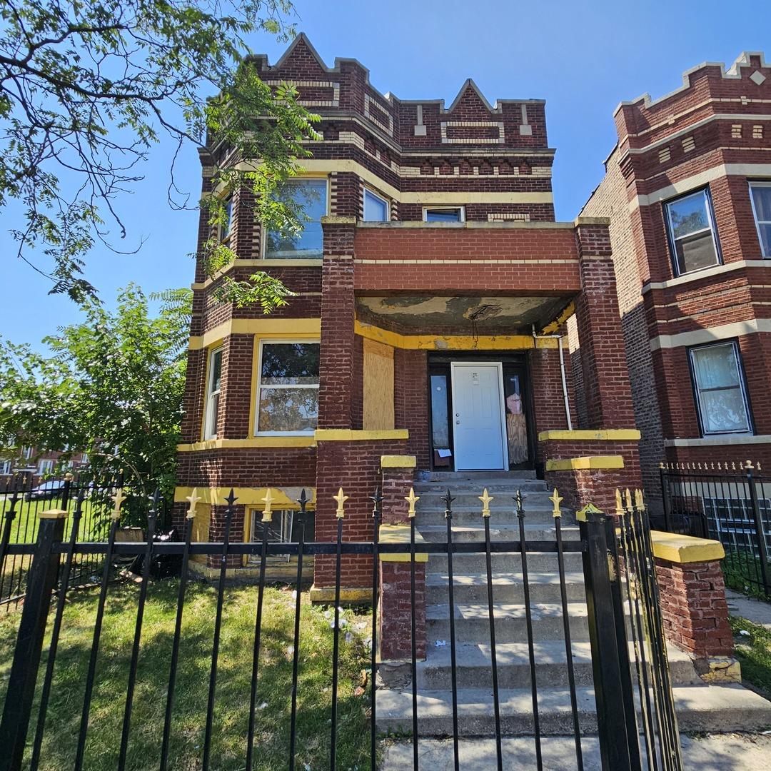 906 N Lavergne Ave., Chicago, IL 60651