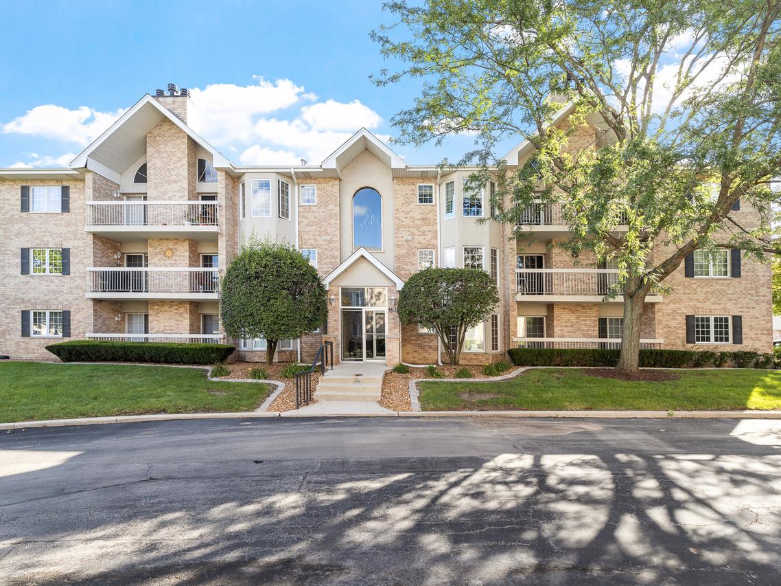 7783 Bristol Park Dr. #1-SE, Tinley Park, IL 60477