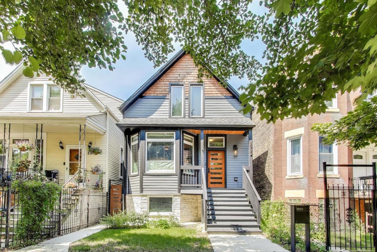 2922 N Sawyer Ave., Chicago, IL 60618