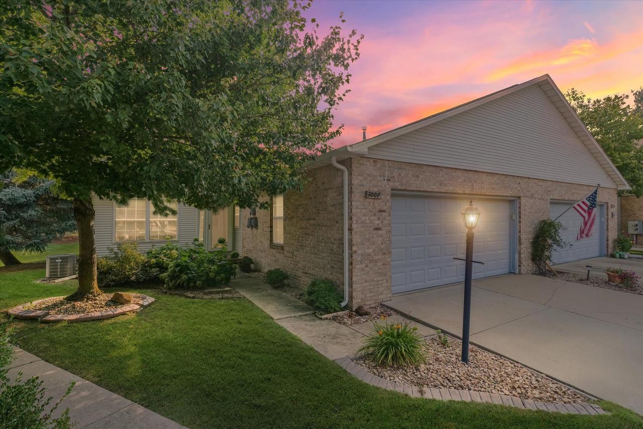 1007 Pheasant Cir., Savoy, IL 61874