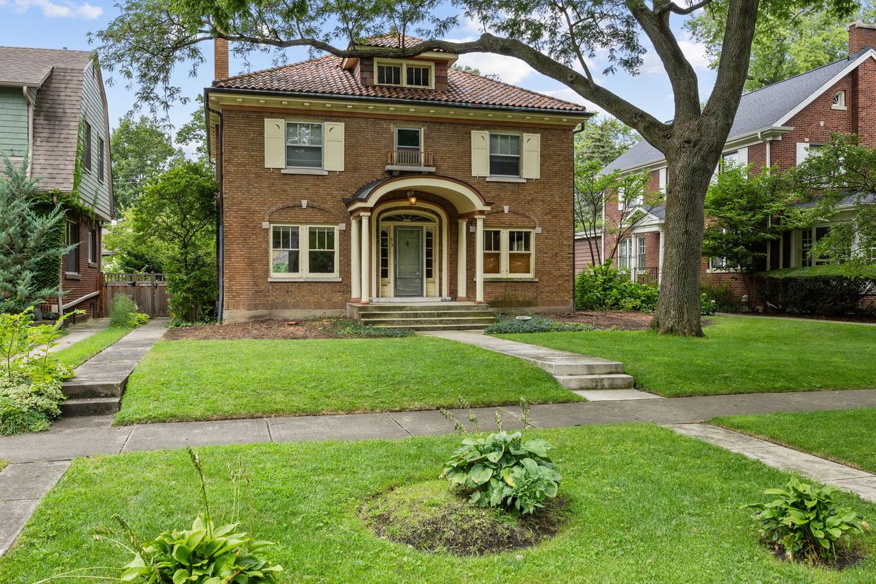 917 Fair Oaks Ave., Oak Park, IL 60302