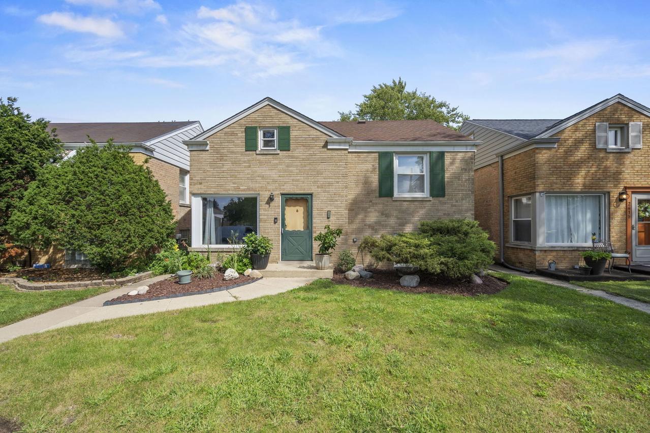2419 Elm St., River Grove, IL 60171
