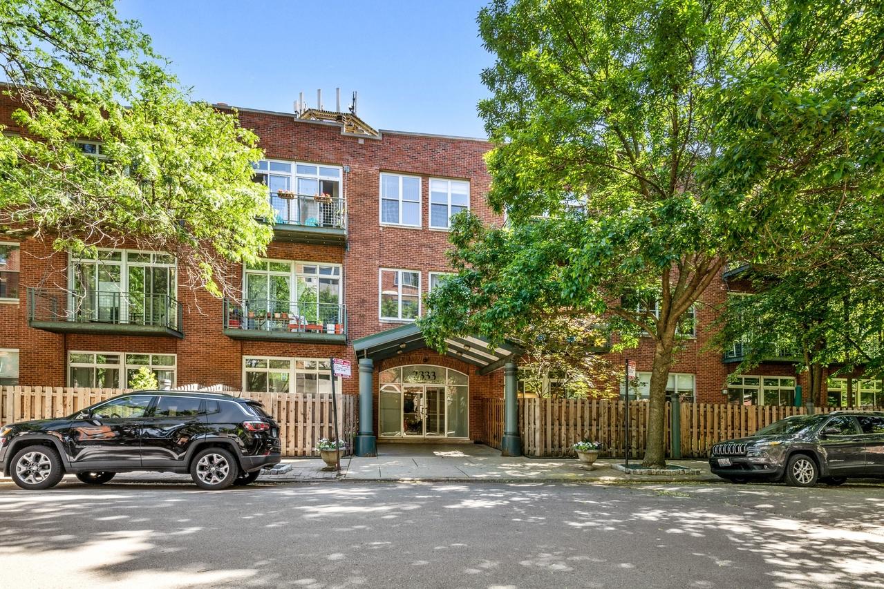 2333 W Saint Paul Ave. #228, Chicago, IL 60647