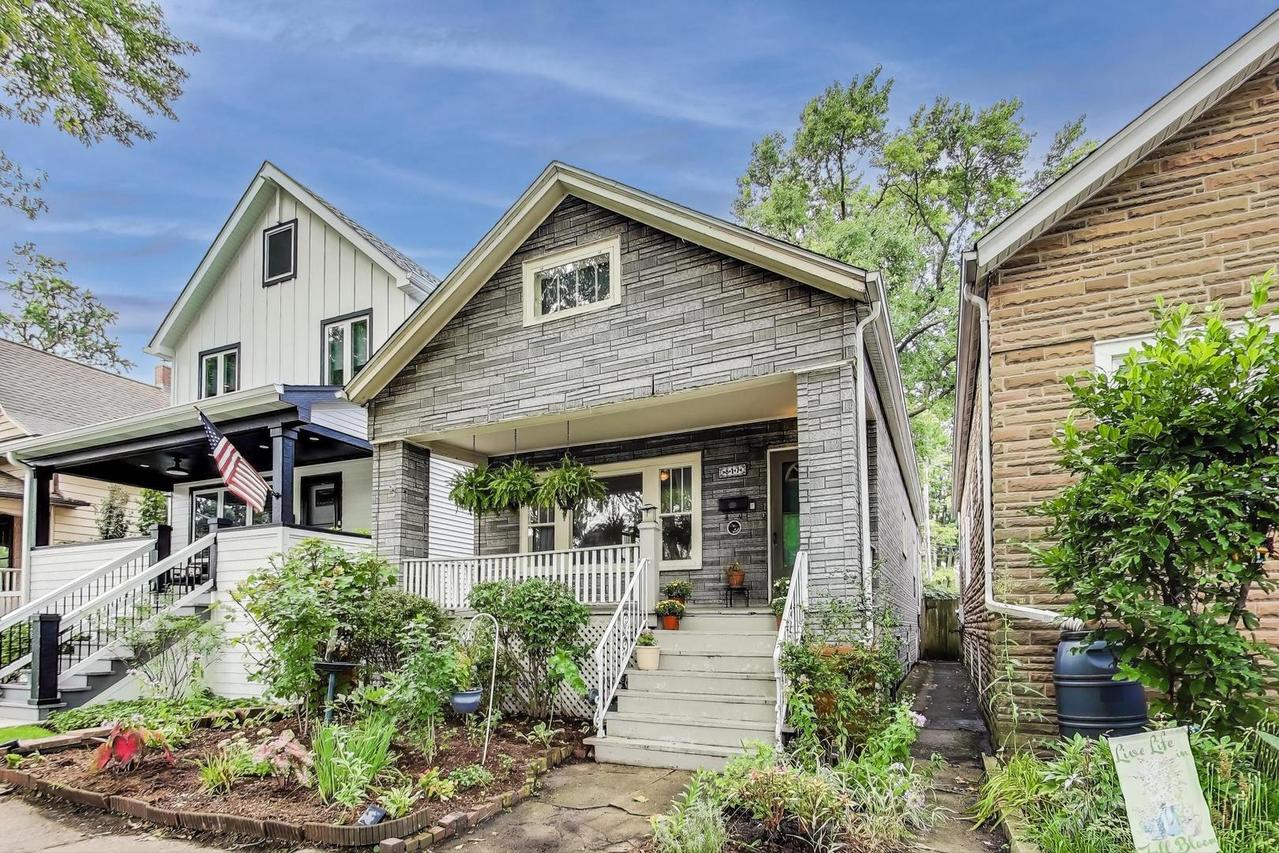 817 Circle Ave., Forest Park, IL 60130