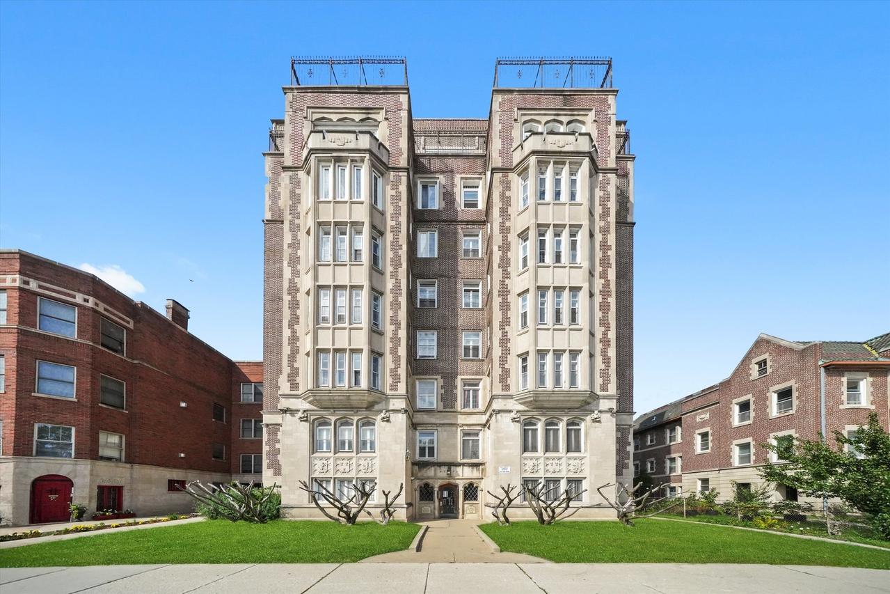6922 S Jeffery Blvd. #5N, Chicago, IL 60649