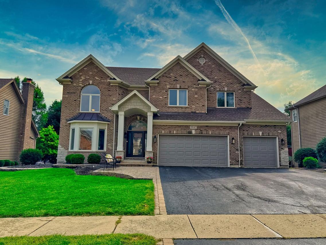 3947 Bluejay Ln., Naperville, IL 60564
