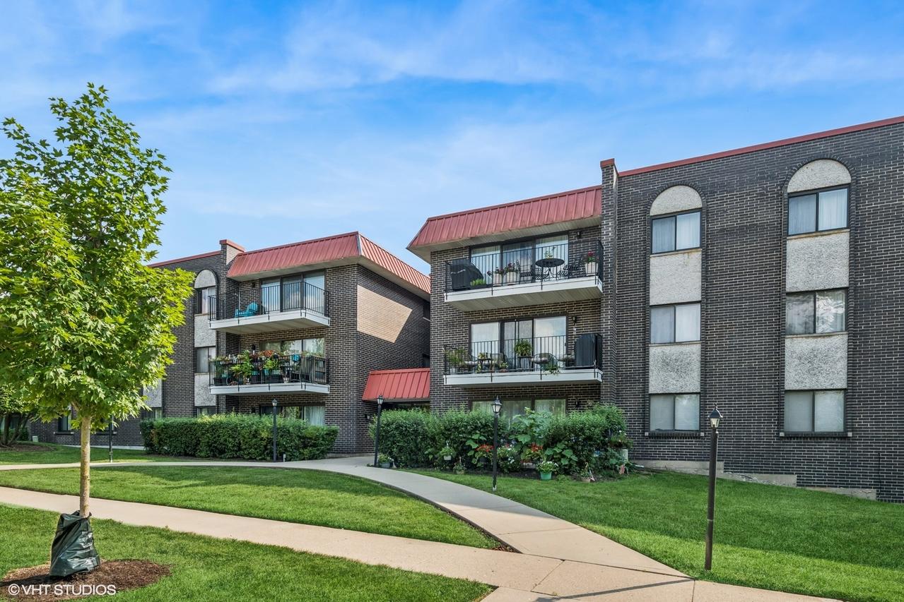 1255 W Prospect Ave. #208, Mount Prospect, IL 60056