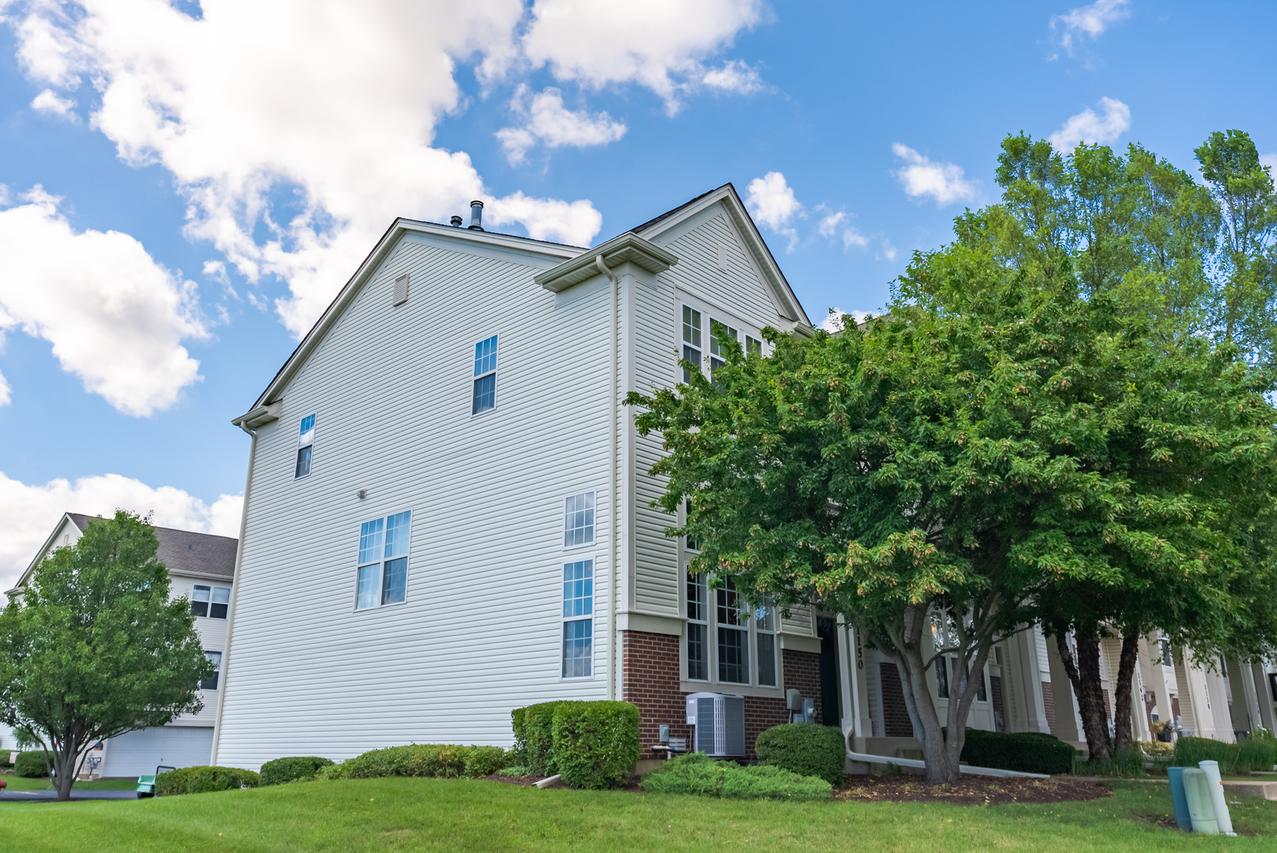 1150 Kilbery Ln., North Aurora, IL 60542