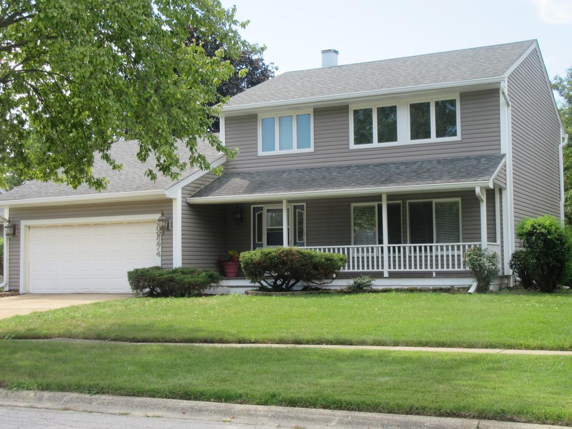 30W274 Bedford Ln., Warrenville, IL 60555