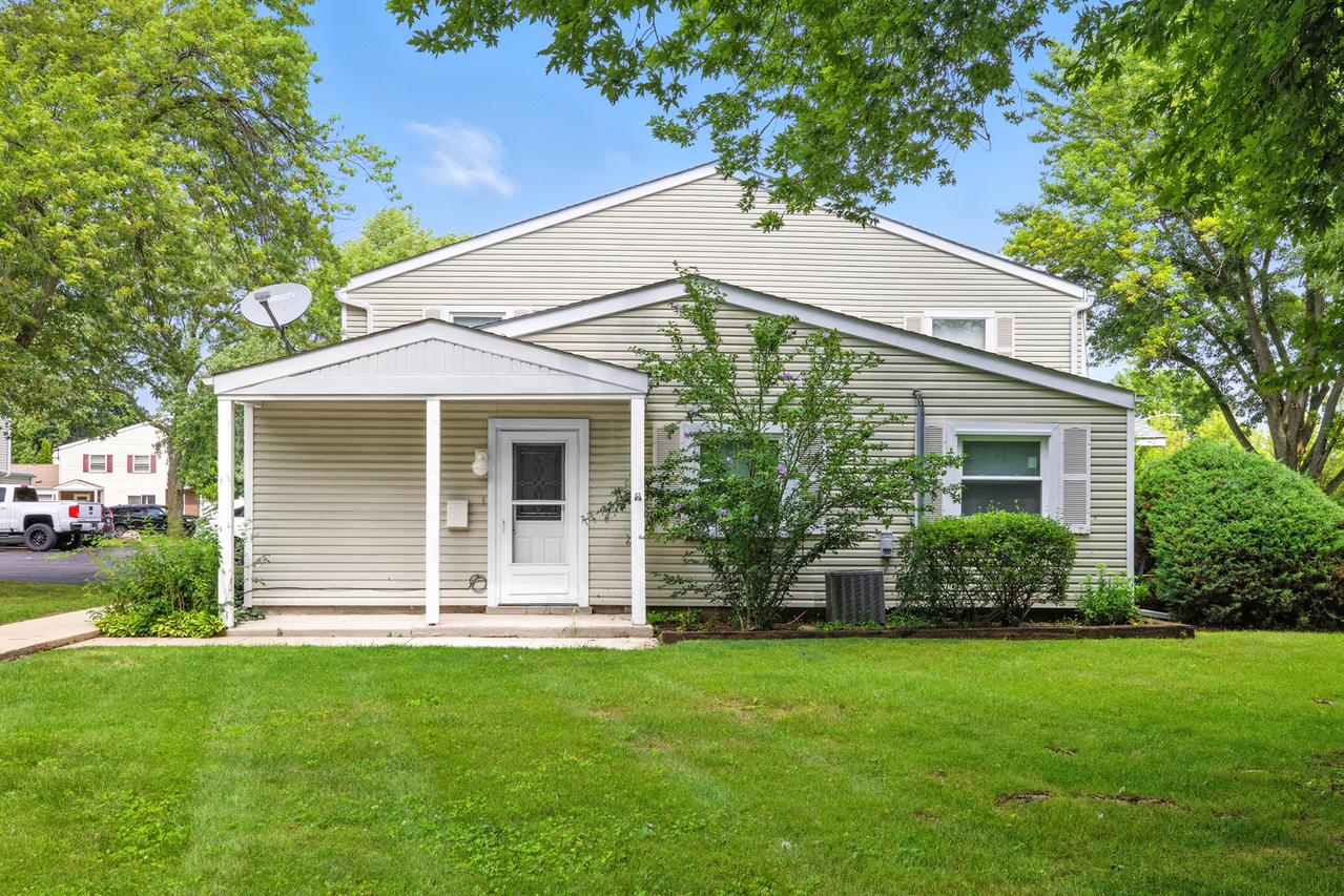 195 Thomas Ct. #A, Bartlett, IL 60103