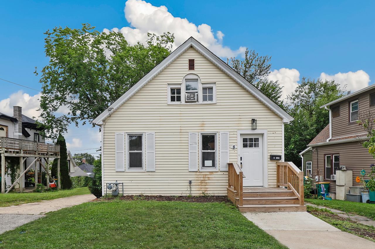 8 Ivy St., Joliet, IL 60436