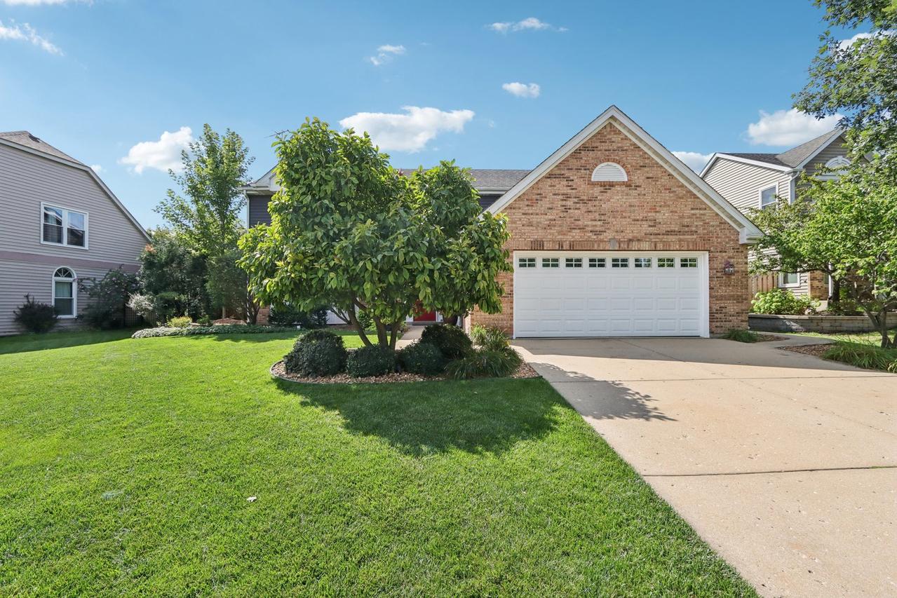 306 Orchard Ln., Bloomingdale, IL 60108