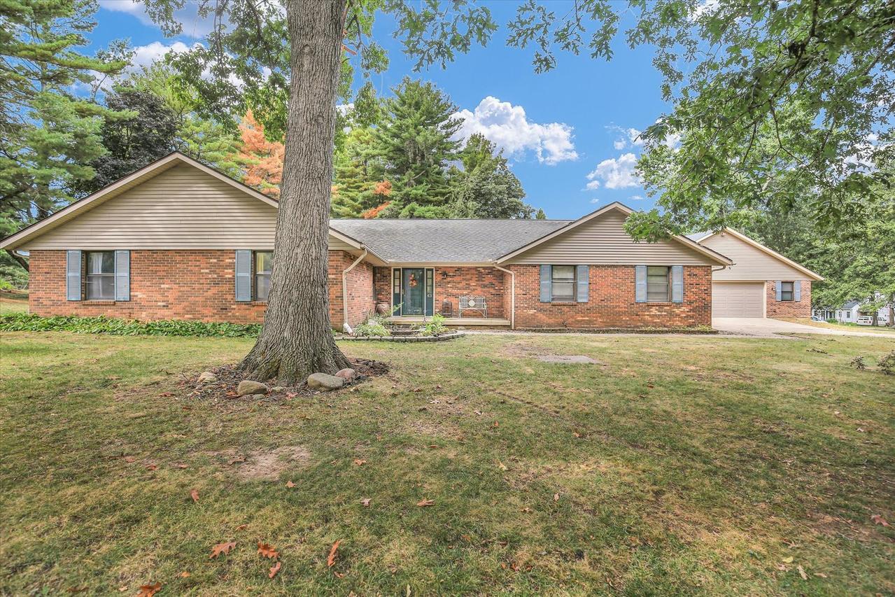 43 Glenn Dr., White Heath, IL 61884
