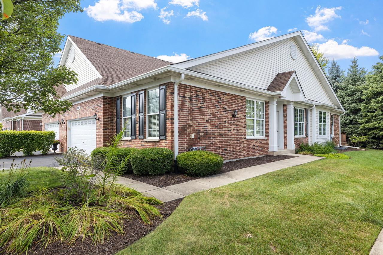 2801 Bond Cir., Naperville, IL 60563